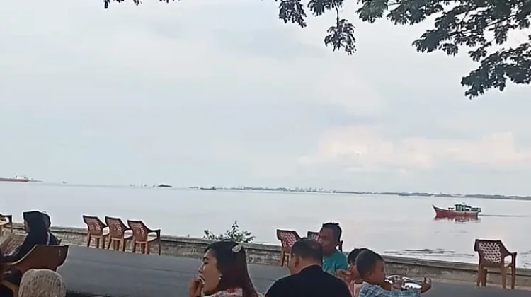 Wisata Selat Rupat di Dermaga Lanal Dumai