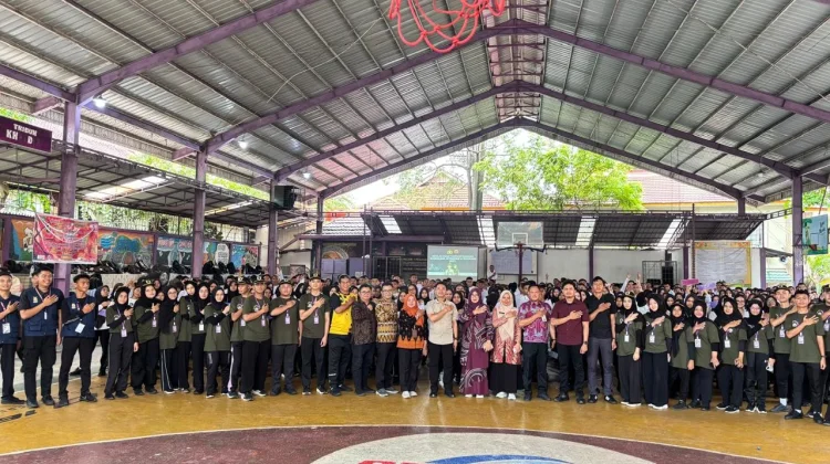 Program RATAKAN Edukasi 440 Siswa SMAN 1 Pekanbaru Tangkal IRET