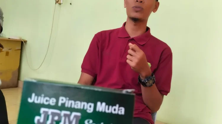 Kisah Perjuangan Bahrul, Bersama Racikan Jus Pinang Muda