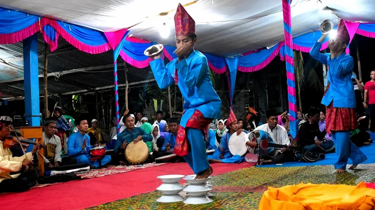 Tari Inai Piring Dua Belas, Warisan Budaya Unik dari Rokan Hilir
