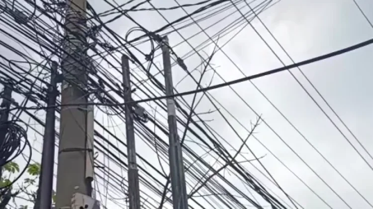 Pemko Pekanbaru Percepat Penataan Kabel Fiber Optik Ilegal