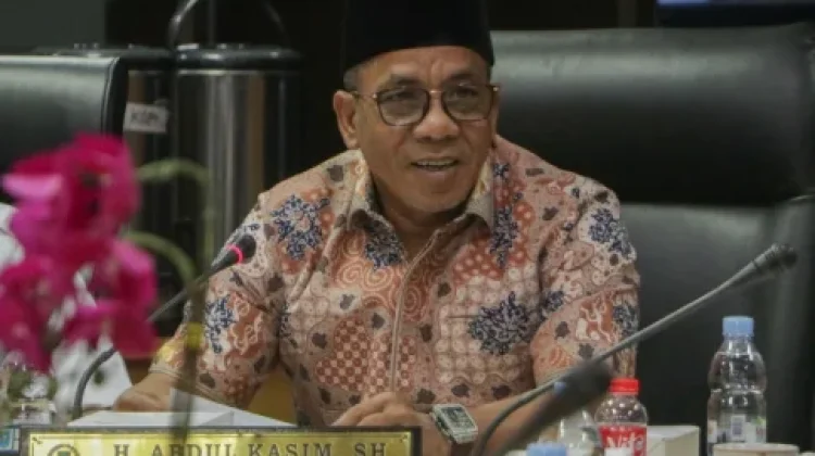 DPRD Riau Dorong Pembelian Seragam SMA/SMK Diserahkan kepada Orang Tua