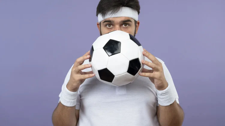 Menjaga Kesehatan Tubuh saat Demam Sepak Bola