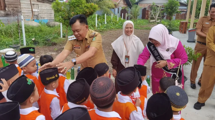 Pastikan MPLS Ramah Berjalan Optimal Bupati Asmar Tinjau Sejumlah Sekolah