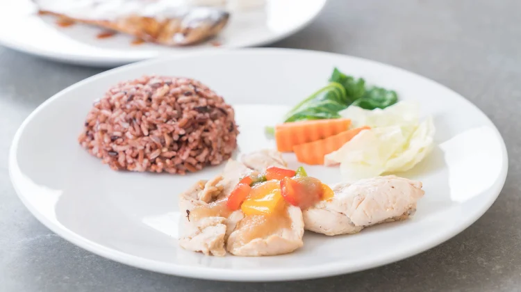 Nasi Merah Solusi Sehat Menurunkan Berat Badan