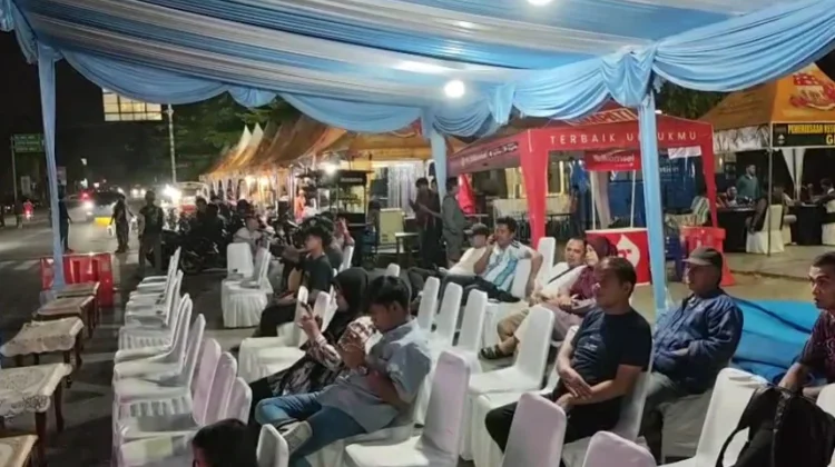 Warga Pekanbaru Apresiasi Nonton Bareng Piala Dunia di Depan Rumah Dinas Walikota