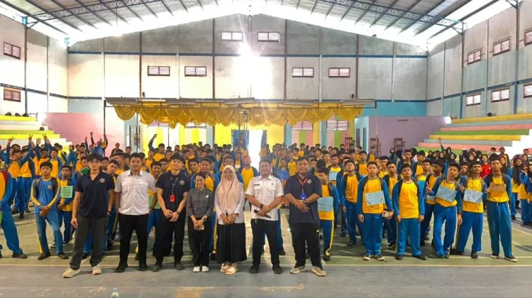 Diskominfotiksan Dumai Goes to School di SMK Taruna Persada