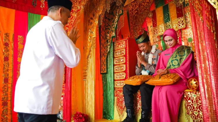 Penyambutan Hangat dan Tepuk Tepung Tawar Sambut Kapolres Dumai yang Baru