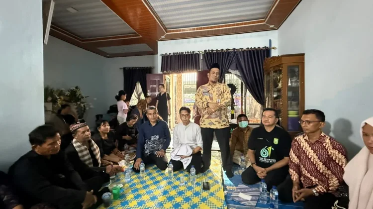 Plt Gubri Utus Kadiskes Sampaikan Duka atas Wafatnya dr Alex Mahasiswa PPDS
