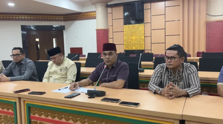 Ketua DPRD Riau Minta Maaf atas Keributan Parisman dan Eet