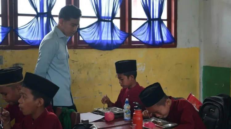 Respons Aduan Masyarakat, Wapres Dorong Rehabilitasi SDN 016 Serusa Rokan Hilir