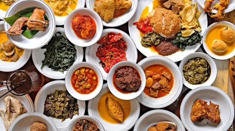 Ragam Lauk Khas Nasi Padang yang Wajib Dicoba