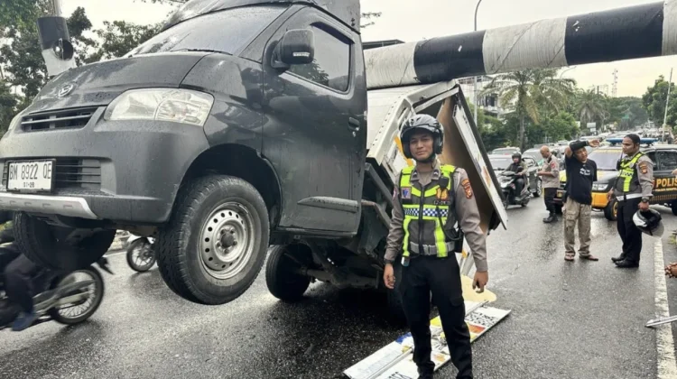 Dishub Pekanbaru Larang Truk Melewati Jembatan Leighton