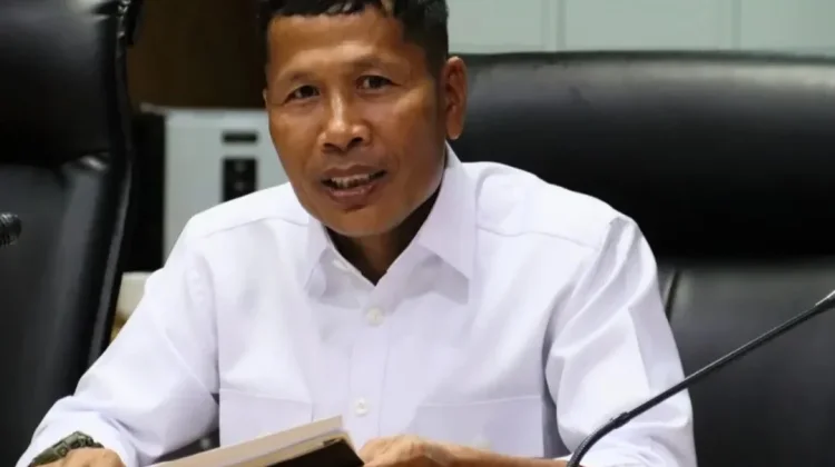 Indra Gunawan Eet Minta Maaf dan Menyesali Kerusuhan yang Terjadi di DPRD Riau