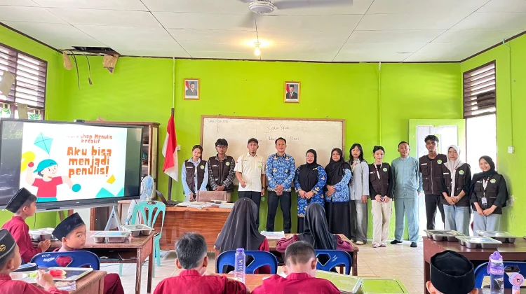 Kukerta UNRI Desa Teluk Samak Gelar Seminar Menulis Kreatif