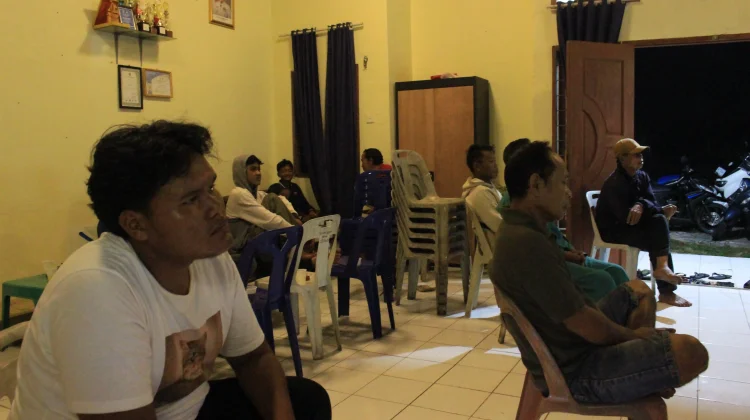 Kukerta Unri Desa Sialang Pasung Gelar Nobar Final Piala Dunia