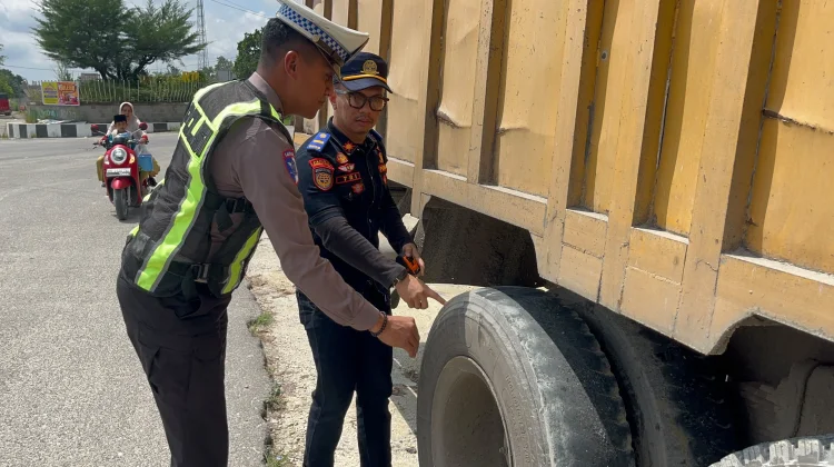 Polres Kampar Lakukan Ramp Check Kendaraan di Tapung