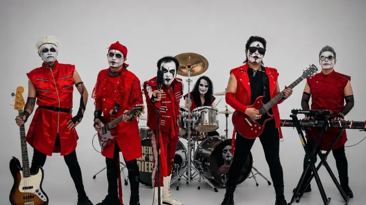 Kuburan Rilis 'Cinta Memang Gila' Usung Genre Rawk Galaw