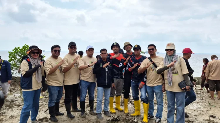 Bandara SSK II Pekanbaru Tanam 3.000 Mangrove di Siak