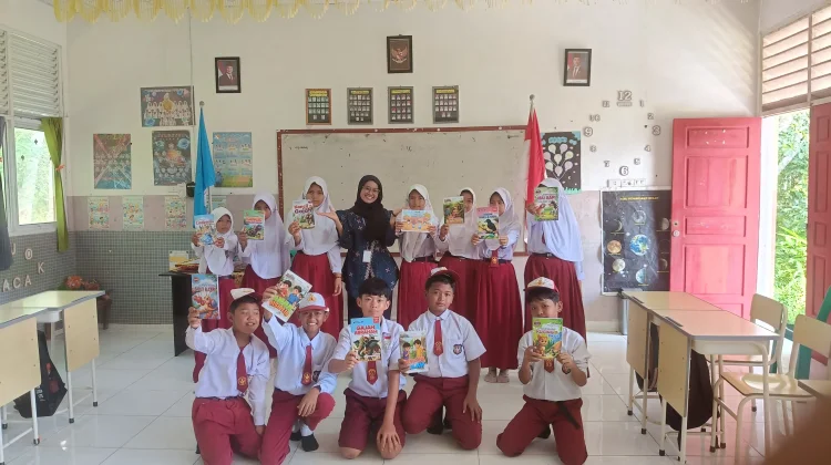 Kukerta UNRI Desa Sialang Pasung Tingkatkan Literasi Siswa