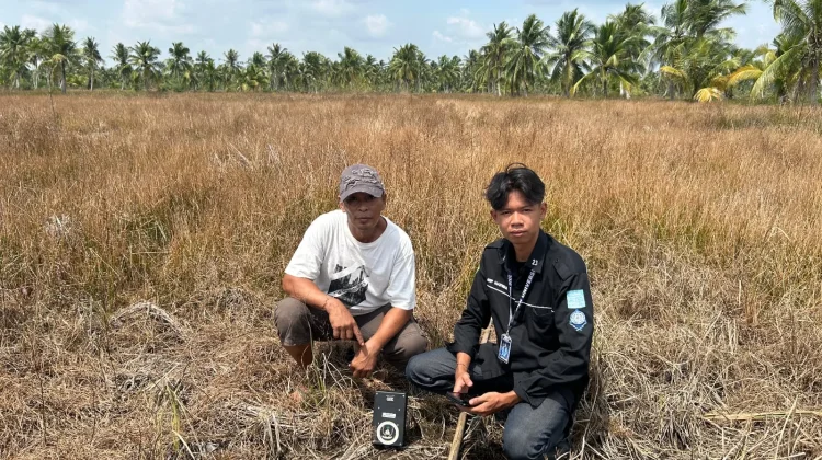 Kukerta UNRI Desa Sungai Cina Ciptakan MpH Sensor Tanah
