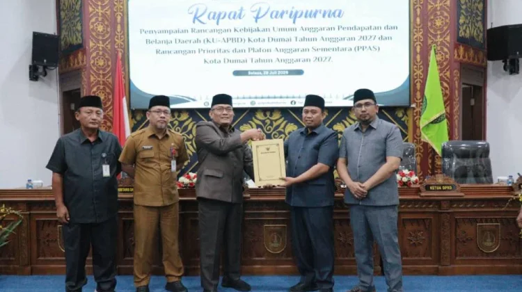 Pemko Dumai Serahkan Rancangan KUA-PPAS 2027 ke DPRD