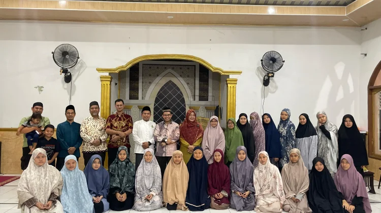 Hendry Munief Motivasi Santri PP Hidayatullah Pekanbaru Jadi Santripreneur