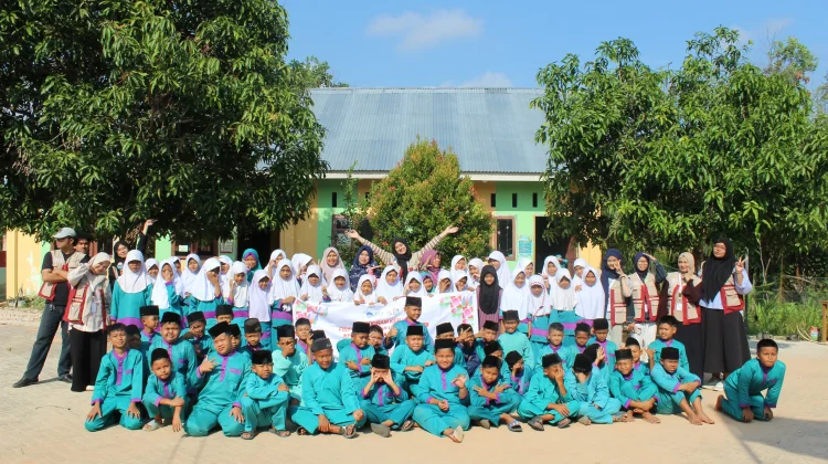 Tim FISIP Berdampak untuk Negeri UNRI Edukasi Perlindungan Diri Anak