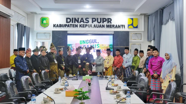 Bupati Asmar Sambut Lawatan Adat Ketua-ketua Kampung Melaka