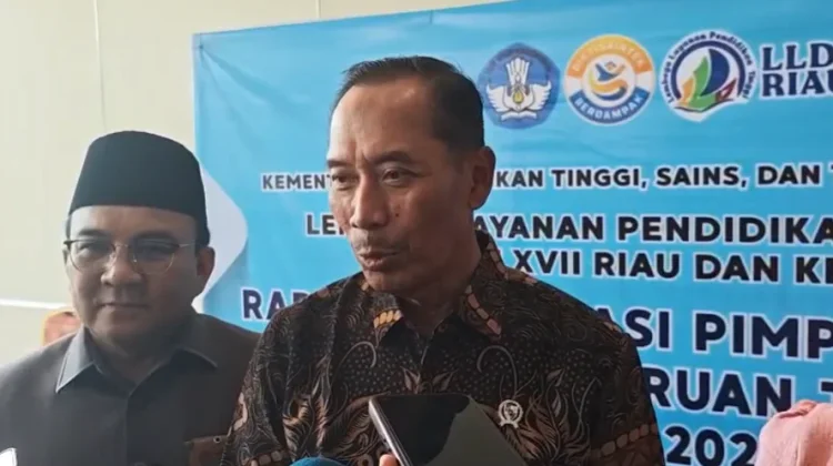 Wamendiktisaintek Dorong Perguruan Tinggi Selesaikan Permasalahan Daerah