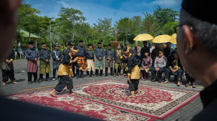 Prosesi Tepuk Tepung Tawar, Sambut Kapolres Baru dan Tamu Serumpun Asal Melaka