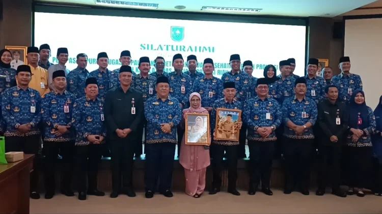 Plt Gubernur Riau Lepas Dua Kepala Dinas yang Memasuki Masa Purna Tugas