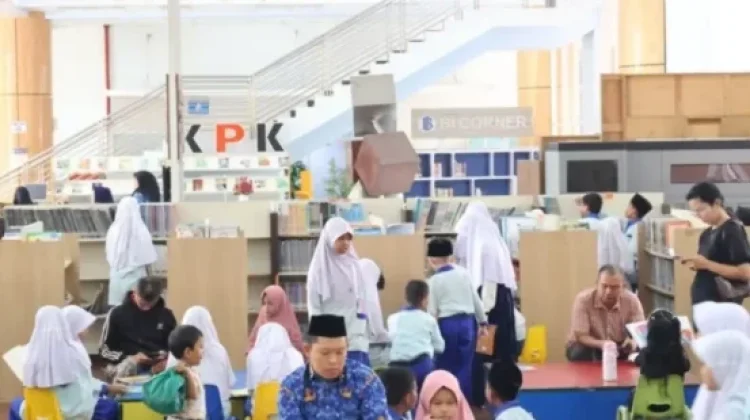Kunjungan Perpustakaan Soeman H.S. Meningkat Menjadi 303 Ribu Orang