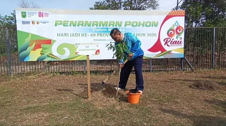 Pemprov Riau Tanam 2.500 Pohon Peringati HUT ke-69 Riau dan HUT ke-81 RI