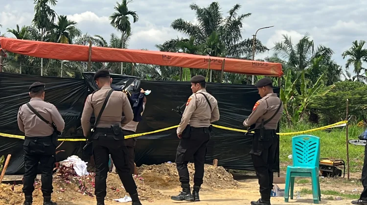 Polda Riau Ekshumasi Jenazah Pelajar Korban Dugaan Penganiayaan