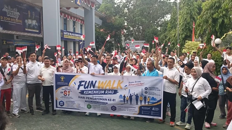 Kemenkum Riau Gelar Fun Walk Hari Pengayoman