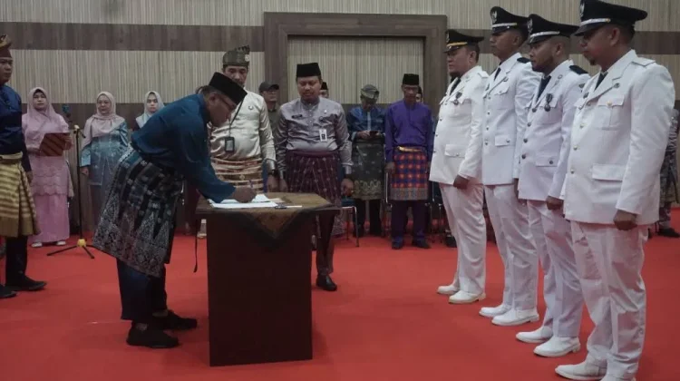 Wawako Sugiyarto Kembali Melantik dan Mengambil Sumpah Jabatan
