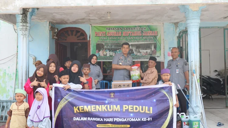 Kemenkum Riau Salurkan Bantuan Sosial ke Berbagai Panti di Pekanbaru