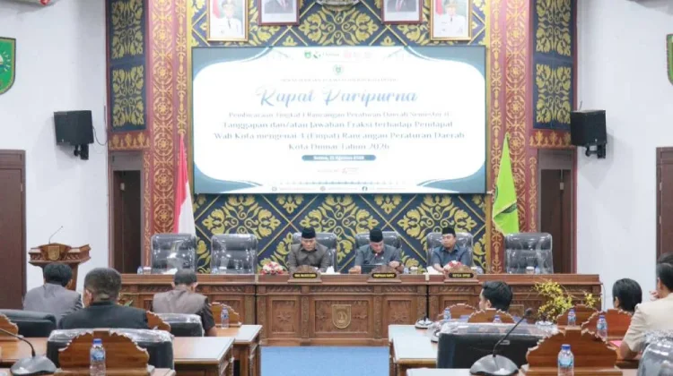 Rapat Paripurna DPRD Kota Dumai terkait Pembahasan Tingkat I Ranperda Semester II