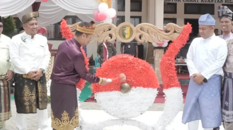 PLT Bupati Kuansing Resmi Buka Festival Pacu Jalur Kebudayaan di Kuantan Hilir
