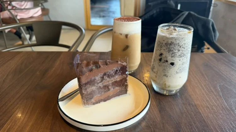 Makanan dan Minuman Manis untuk Mood