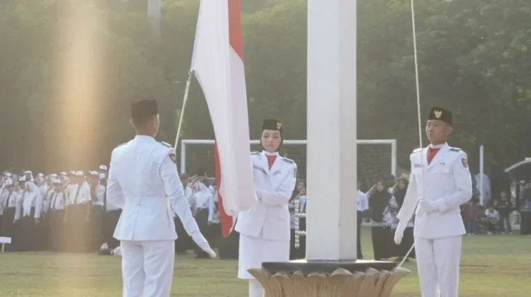 Upacara Penurunan Bendera Tutup HUT RI Kuansing