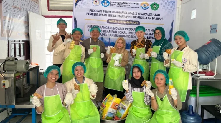 Dosen IBT Pelita Indonesia Dorong UMKM Nanas