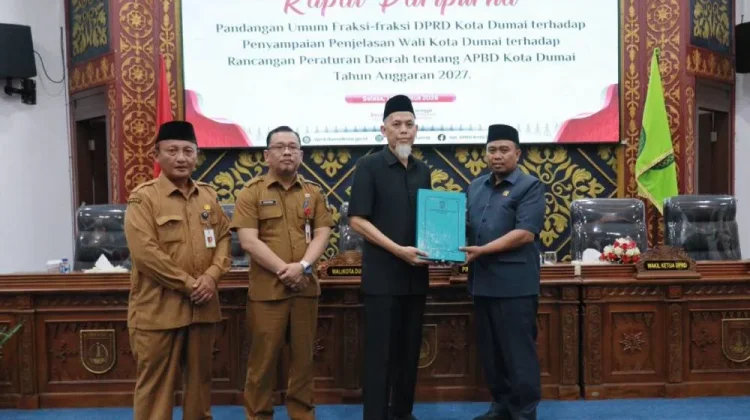 Wali Kota H. Paisal Hadiri Rapat Paripurna Pandangan Umum Fraksi DPRD Dumai
