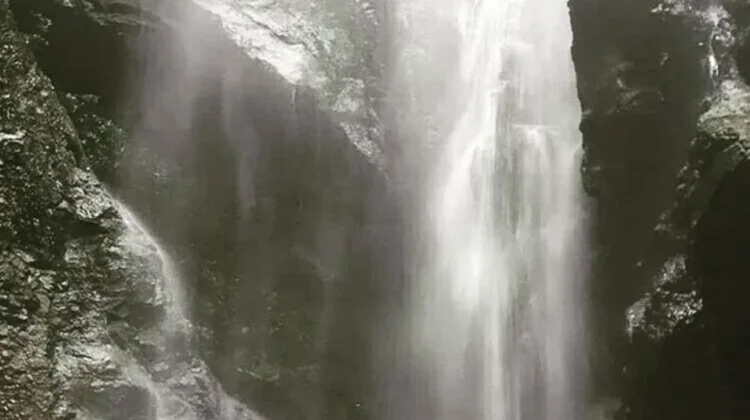 Ombun Barangin, Air Terjun Tersembunyi di Perbukitan Singingi