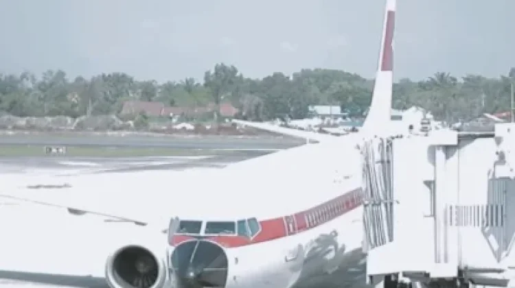 Dikepung Asap, Penerbangan di Bandara SSK II Pekanbaru Dipastikan Normal