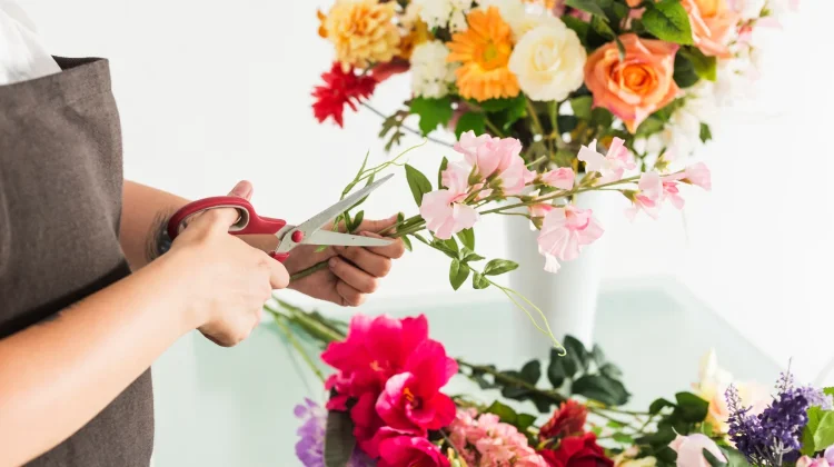 Perbedaan Ikebana vs Flower Arrangement Modern