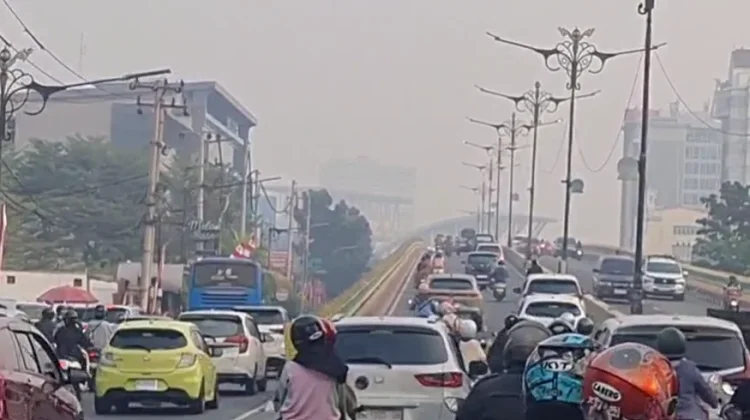 DPRD Riau Minta Siswa SMA-SMK Dilindungi dari Kabut Asap Dengan Pemberian Masker