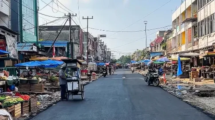 Pemko Pekanbaru Tertibkan Pedagang Jalan Teratai untuk Kelancaran Relokasi