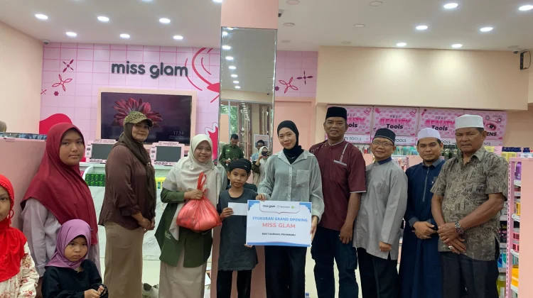 Miss Glam Bukit Barisan Pekanbaru Gelar Syukuran Grand Opening, Santuni 20 Anak Yat